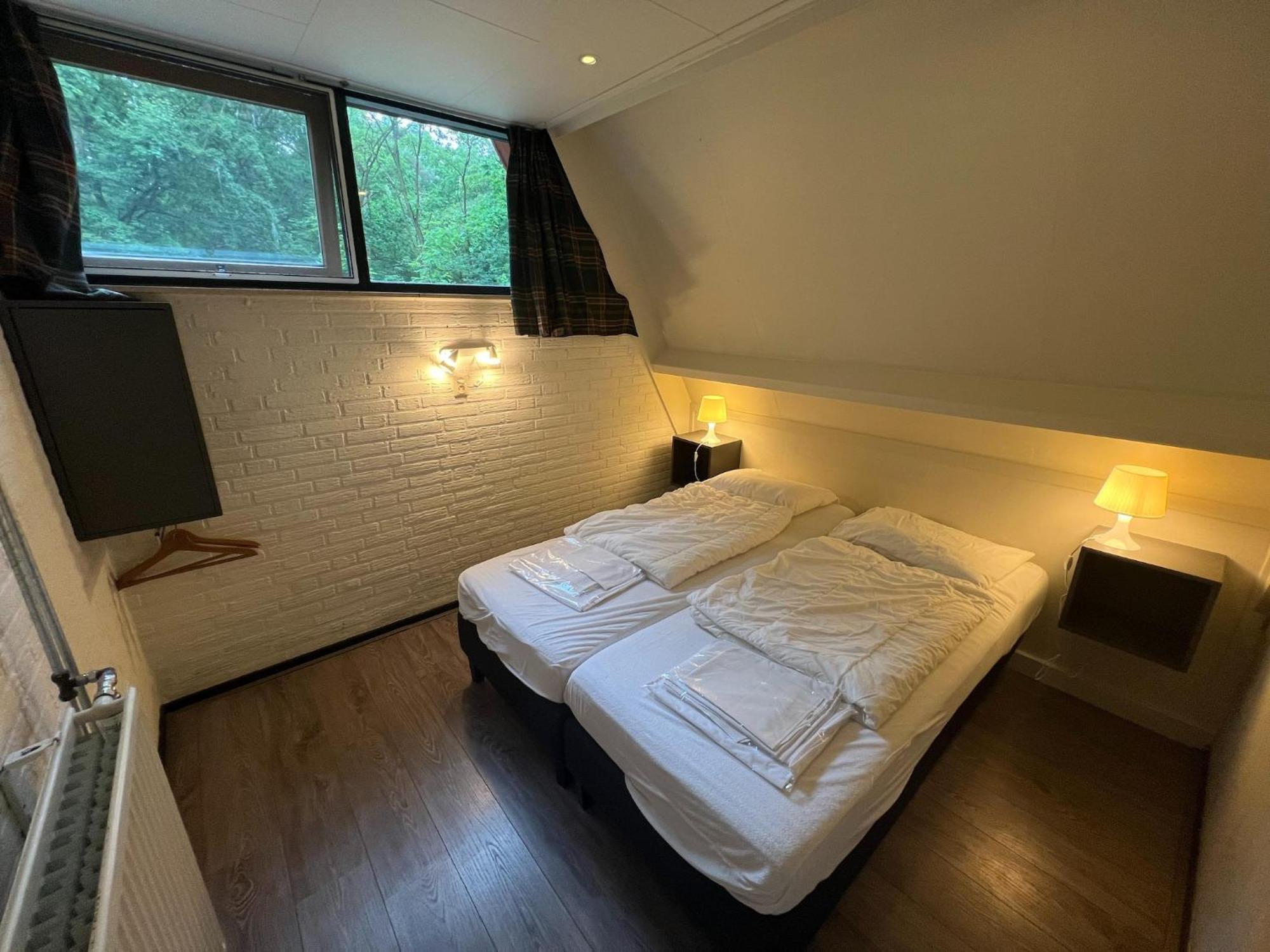 Modern Holiday Home In Stramproy In The Forest Exterior photo